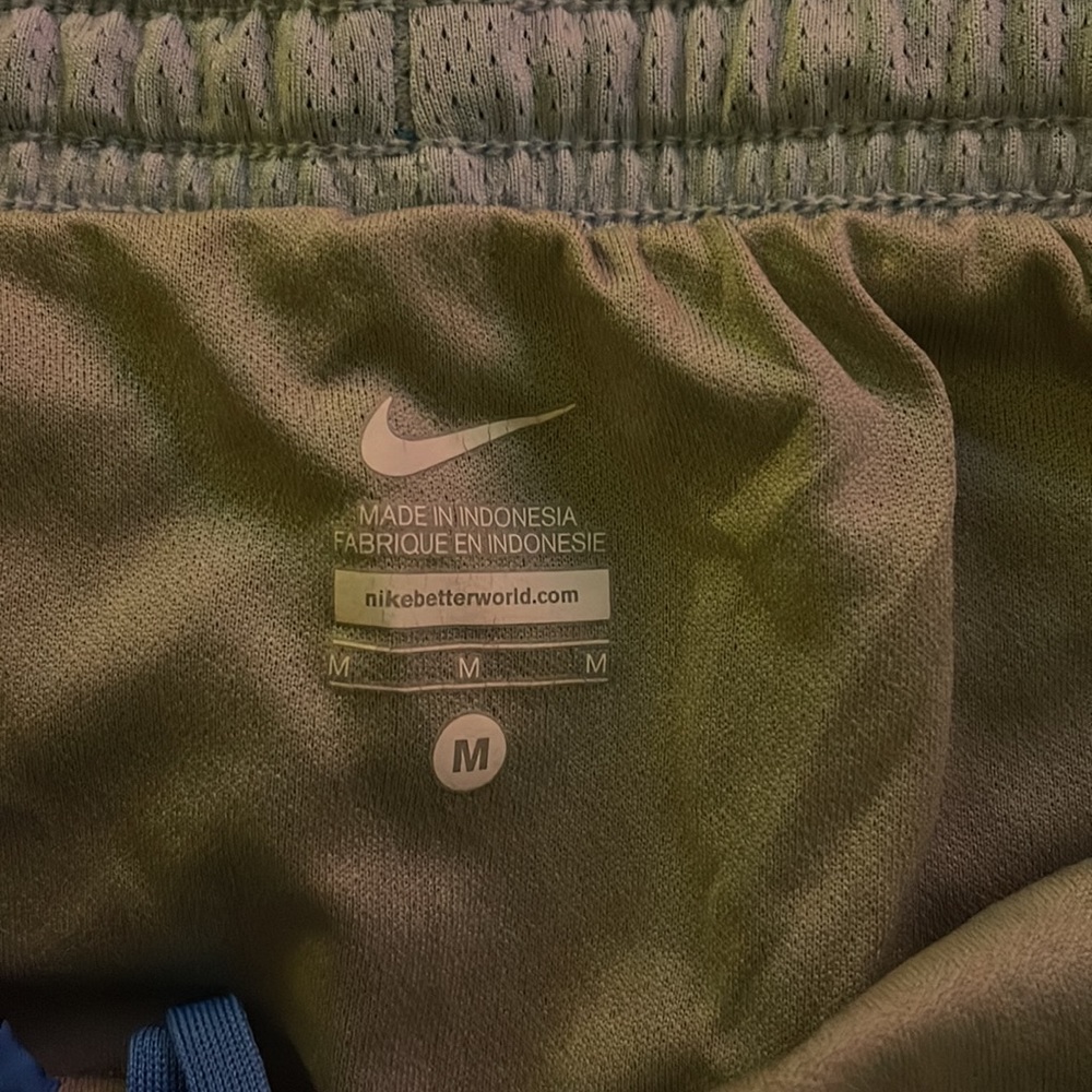 Nike running shorts - Picture 2 of 3